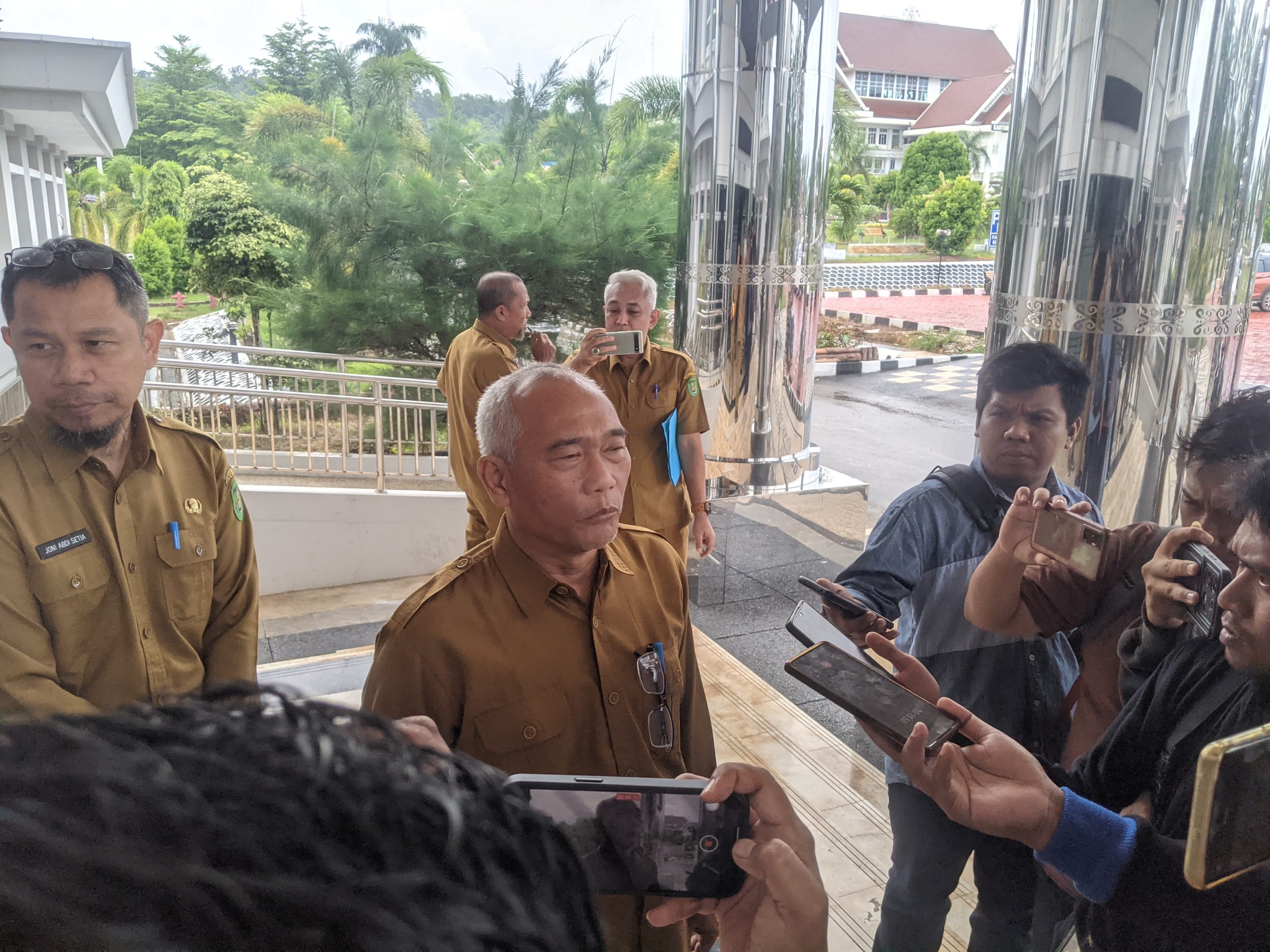 poto: Kadis PU saat di Mintai Keterangan 
